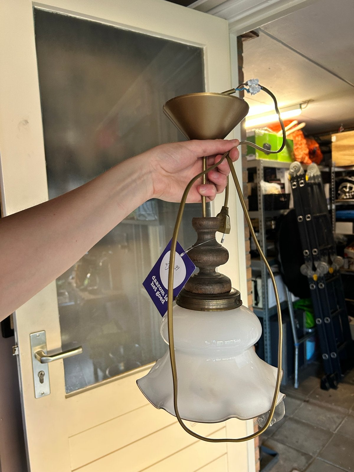 Vintage hanglamp met melkglas kap, Ophalen
