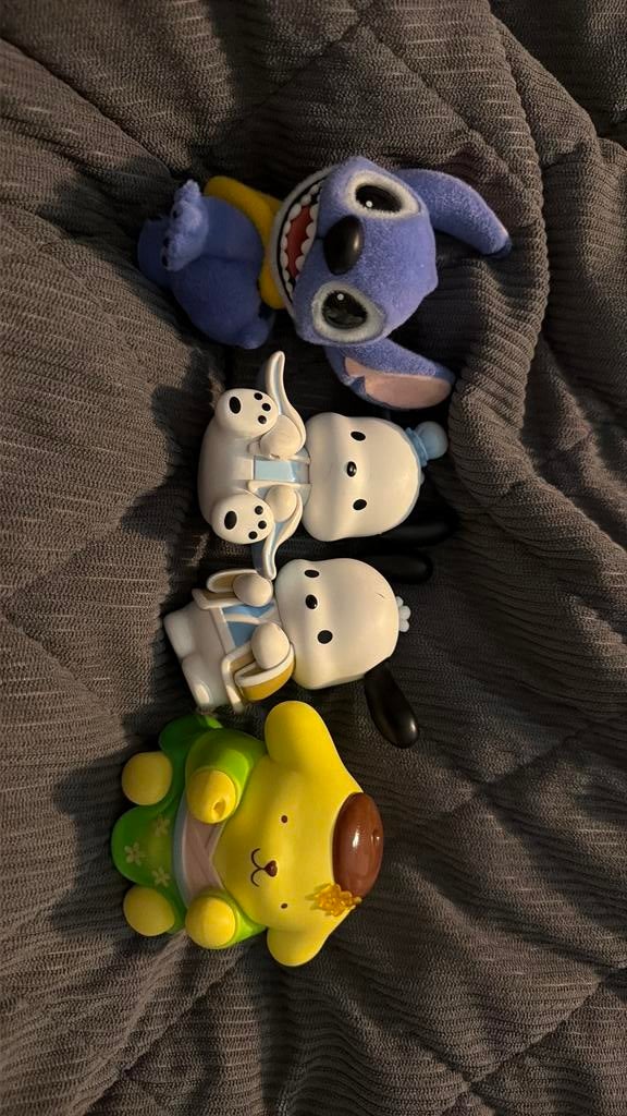 Sanrio + stitch collectables, Ophalen, Zo goed als nieuw, Overige typen