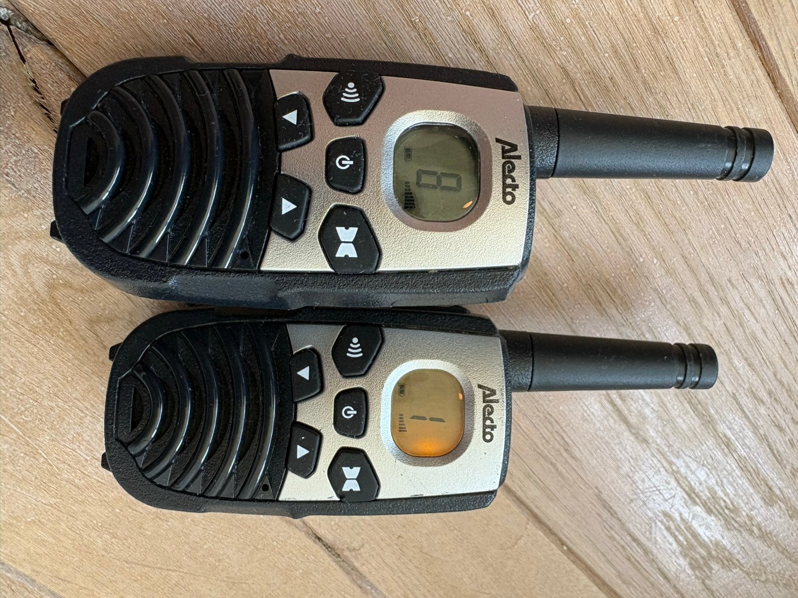 Alecto walkietalkie - 8 kanalen, 7 km bereik, verlicht displ, Ophalen of Verzenden, Zo goed als nieuw, 5 tot 15 km, Portofoon of Walkie-talkie