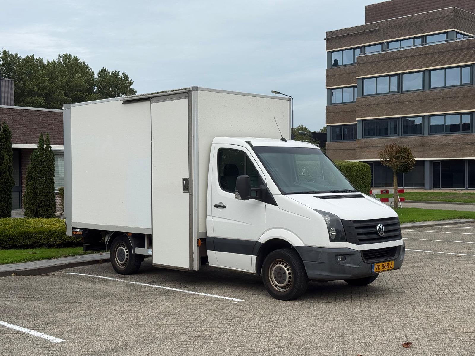 Volkswagen Crafter 2.0 TDI Bakwagen + Laadklep 136 PK, Auto's, 13 km/l, Euro 5, Zwart, 4 cilinders