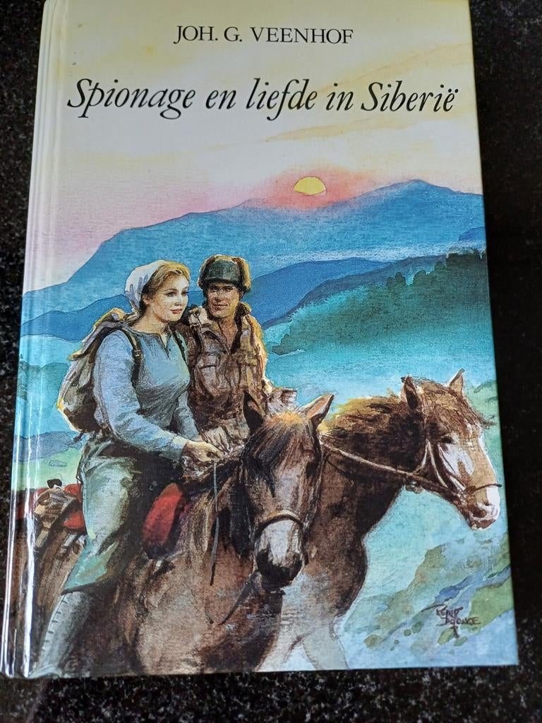 Spionage en liefde in Siberië - Joh. G. Veenhof, Ophalen of Verzenden, Gelezen, Joh. G. Veenhof