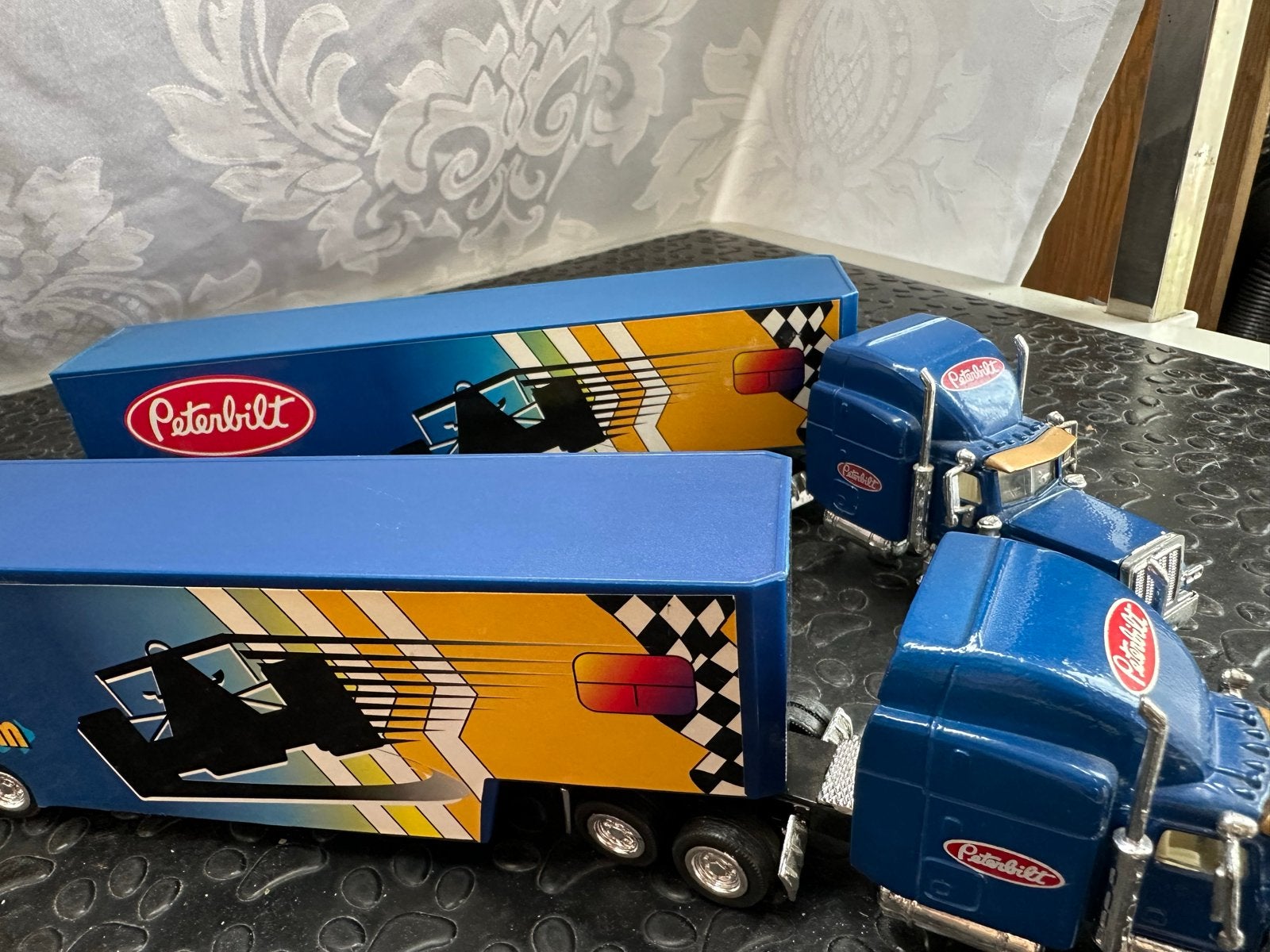 Peterbilt Racing Team Vrachtwagens en Trailer Set, Ophalen of Verzenden, Zo goed als nieuw