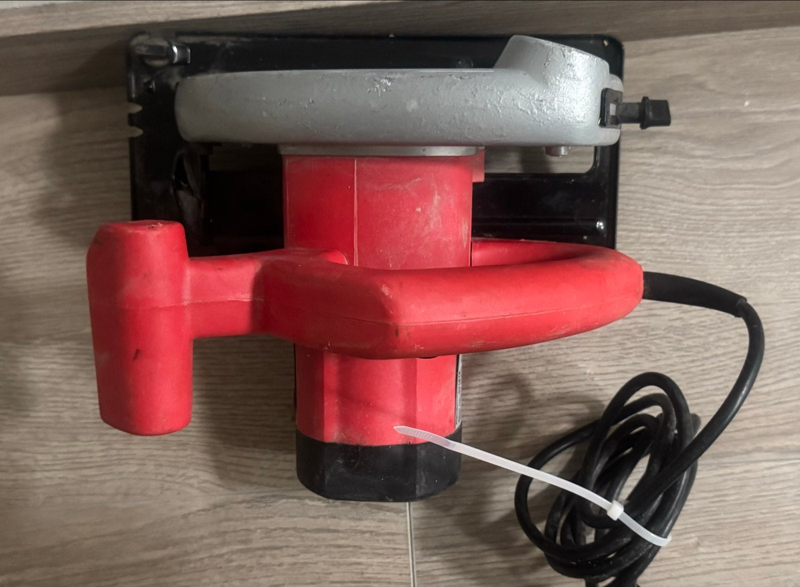 KBM Cirkelzaag - Compact en Krachtig, Doe-het-zelf en Verbouw, Ophalen, Gebruikt, Cirkelzaag, 600 tot 1200 watt