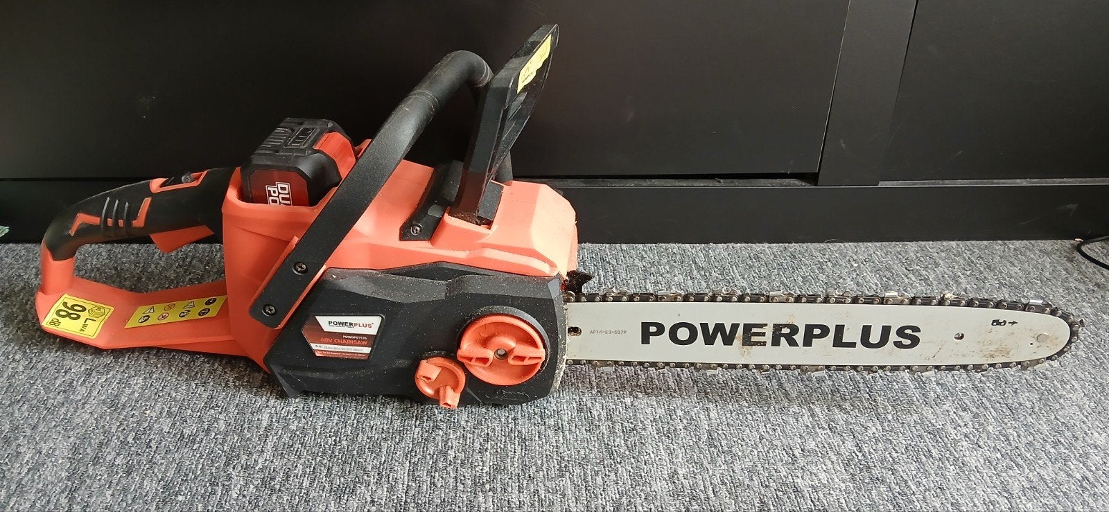 Kettingzaag Powerplus 40v op accu met lader, Ophalen of Verzenden, Gebruikt