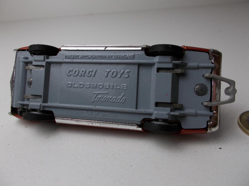 1968 Corgi Toys 276 OLDSMOBILE TORONADO I.z.g.st., Hobby en Vrije tijd, Modelauto's | 1:43, Ophalen of Verzenden, Zo goed als nieuw
