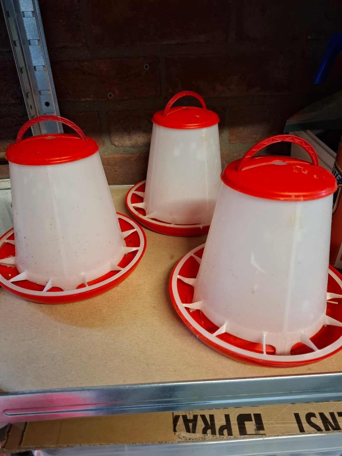 Voer en water torens, Ophalen, Drinken en Voederen