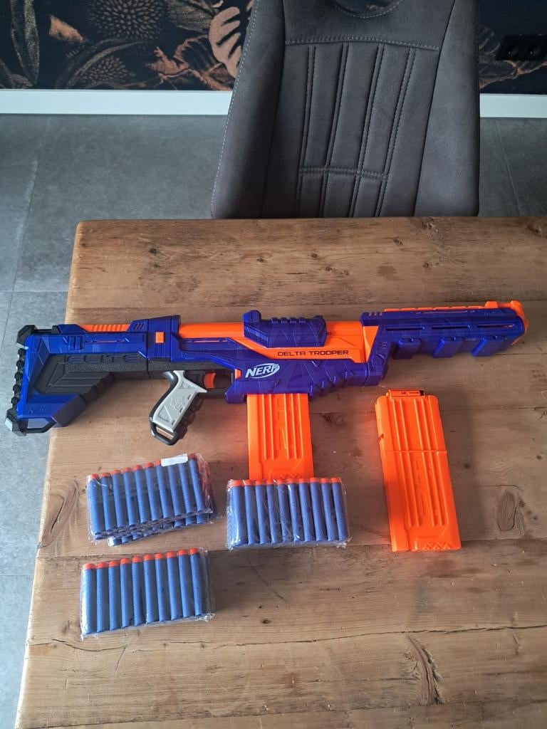 Nerf Elite Delta Trooper met veel pijltjes en magazijnen, Kinderen en Baby's, Speelgoed | Buiten | Actiespeelgoed, Ophalen of Verzenden
