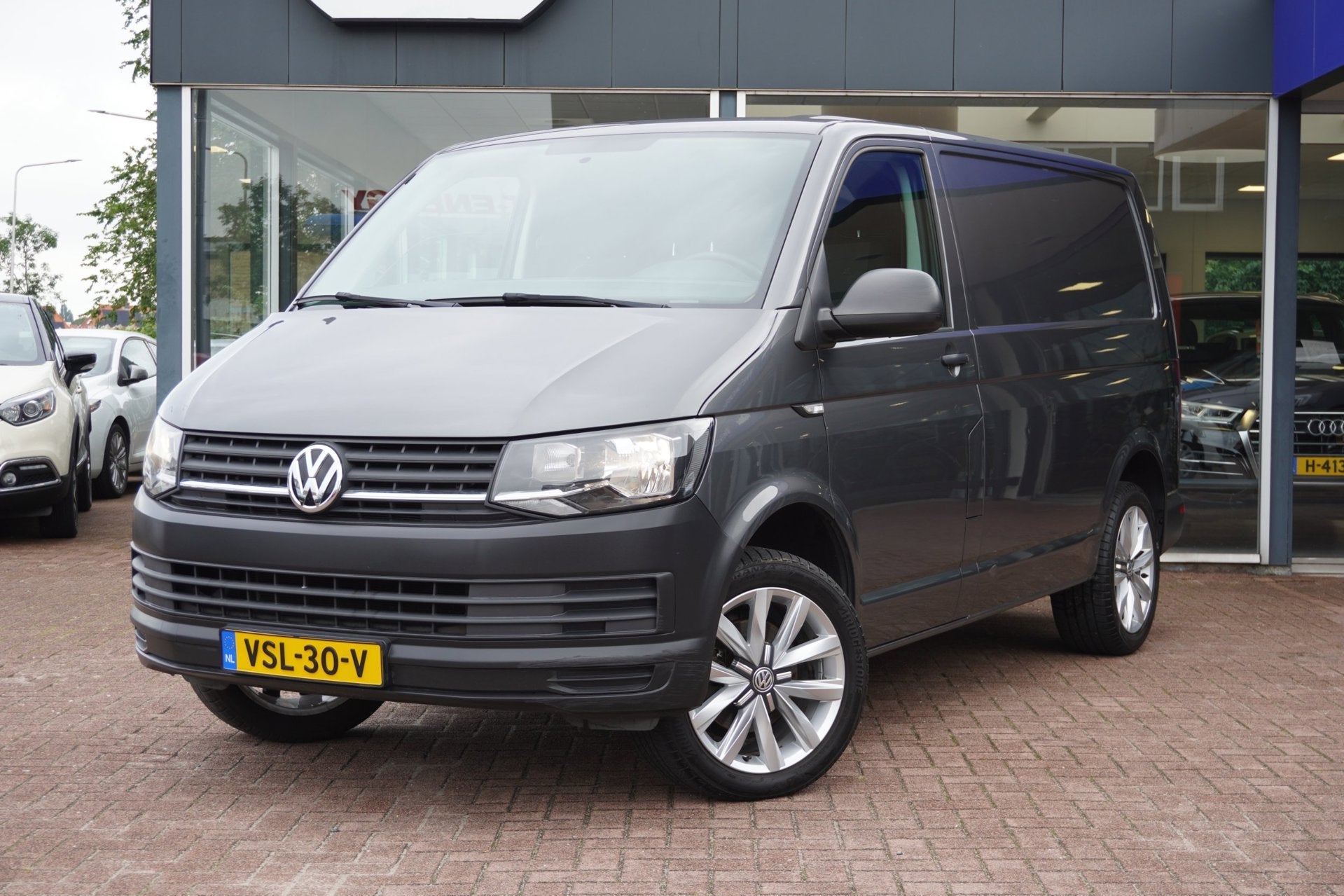 Volkswagen Transporter 2.0 TDI L1H2 Highline | 3 zitter | Ca, Voorwielaandrijving, Stof, Gebruikt, Euro 6