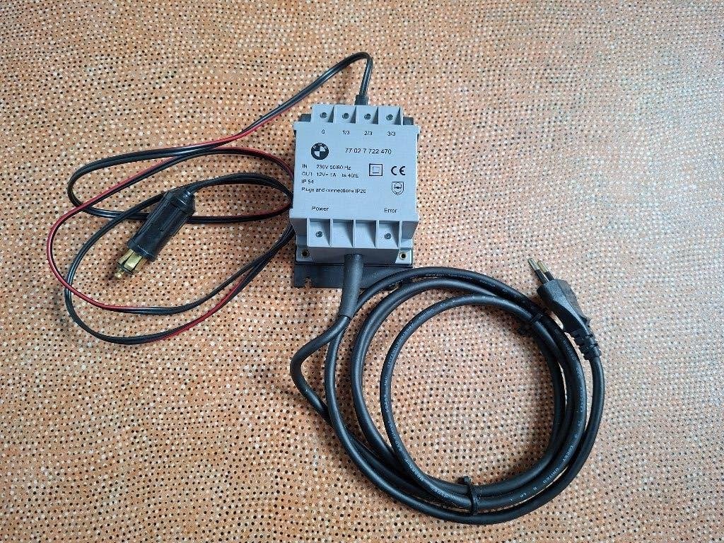 Originele BMW K en R Serie Accu-druppellader met 12V-plug., Motoren, Ophalen of Verzenden, Gebruikt