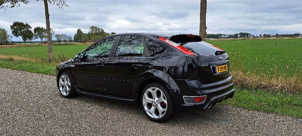 Ford Focus ST 2.5 20V Turbo 290pk 5D 2007 Zwart, Auto's, Ford, Stof, Zwart, 1337 kg, Handgeschakeld