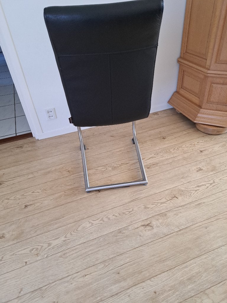 stoelen 6 x + kast, Ophalen, Bruin, Zo goed als nieuw, Vijf, Zes of meer stoelen