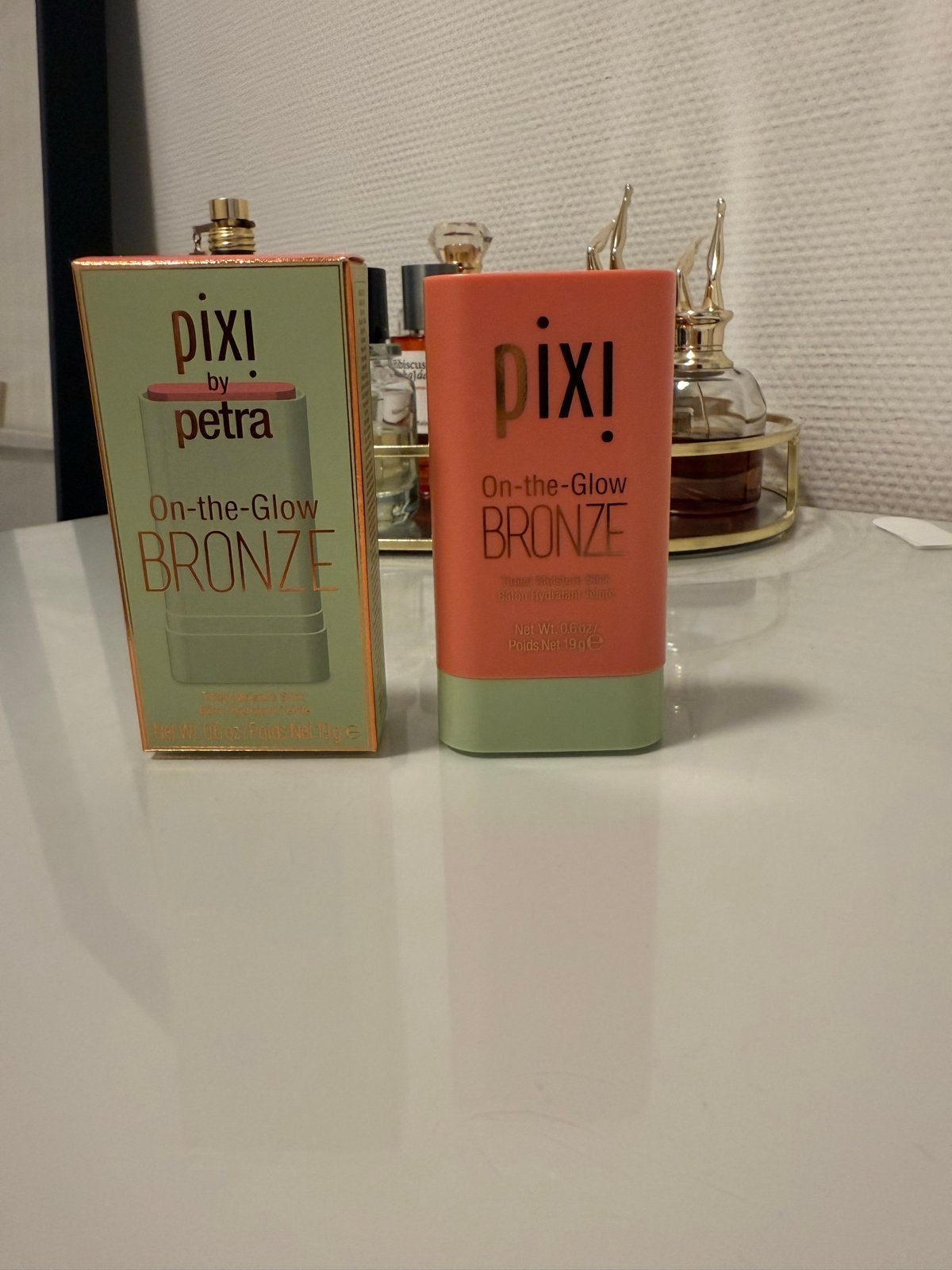 Pixi by Petra On-the-Glow Bronze Stick, Bruin, Gehele gezicht, Nieuw, Ophalen of Verzenden