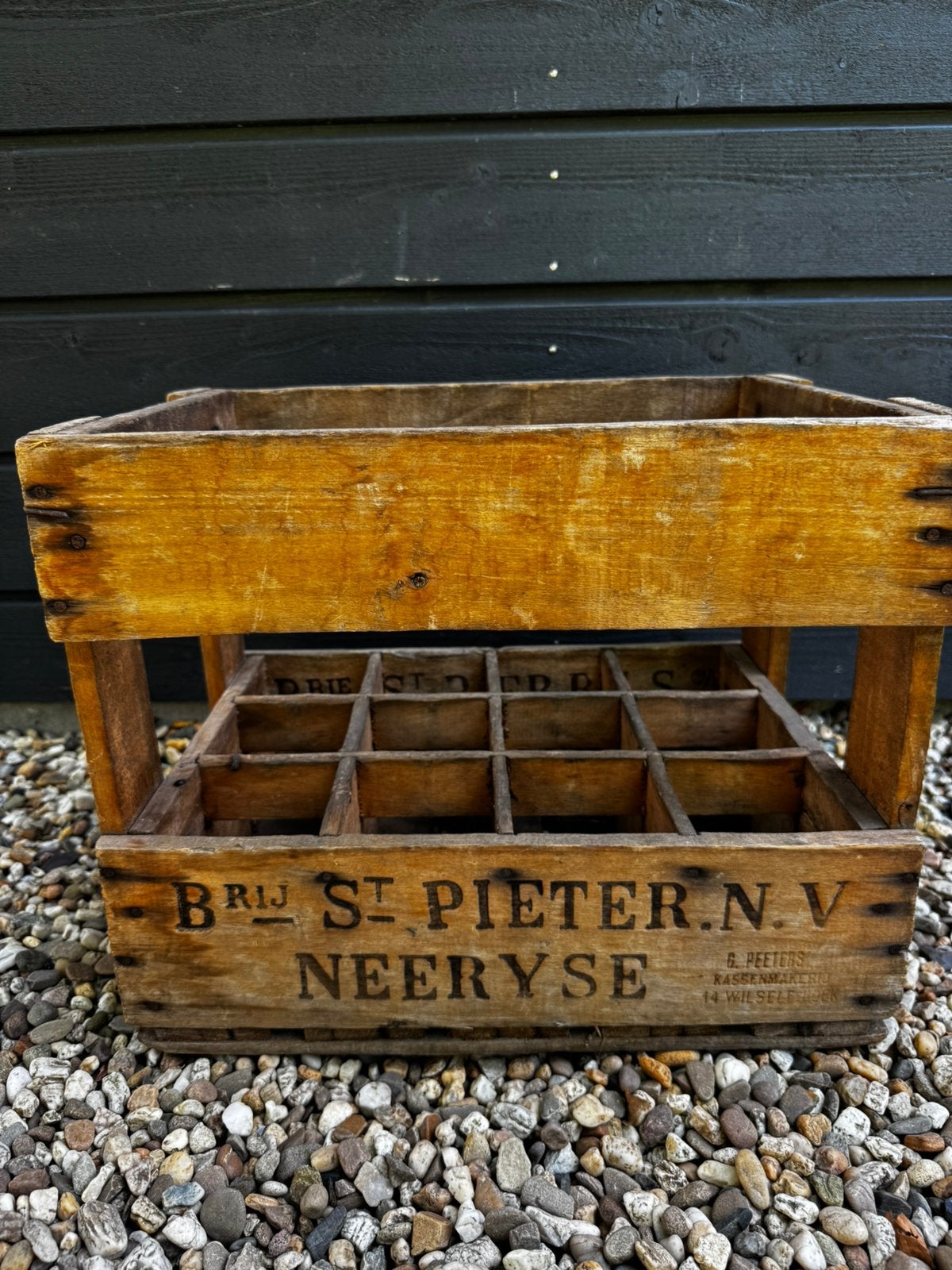 2 oude houten bierkratten Brouwerij Sint-Pieter Neerijse, Ophalen