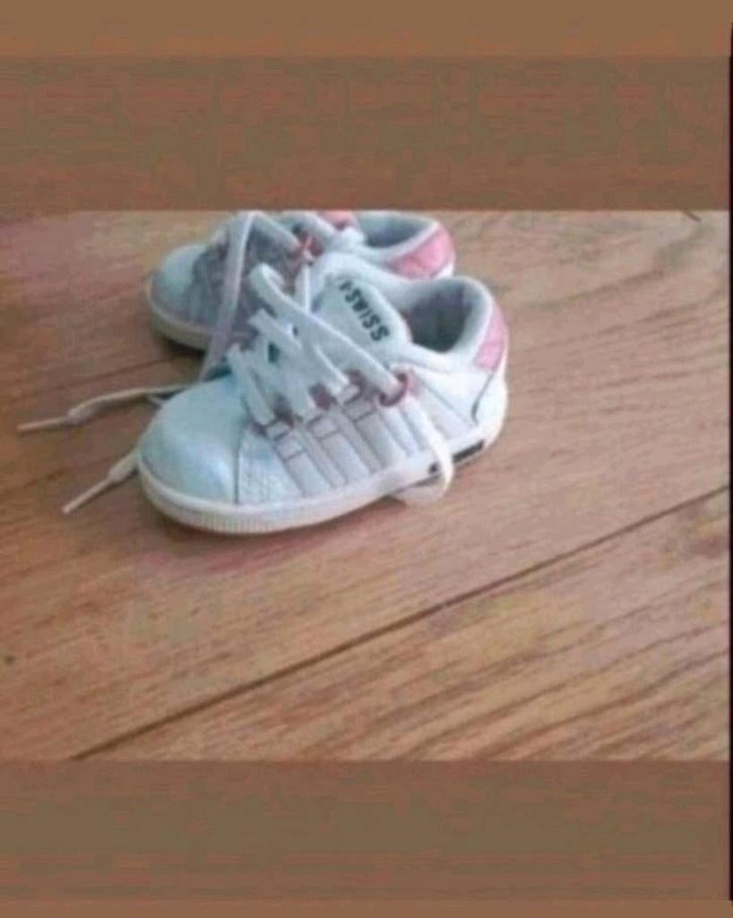 K-Swiss kinder schoenen maat 19.5, Schoentjes, Meisje, Ophalen of Verzenden, Zo goed als nieuw