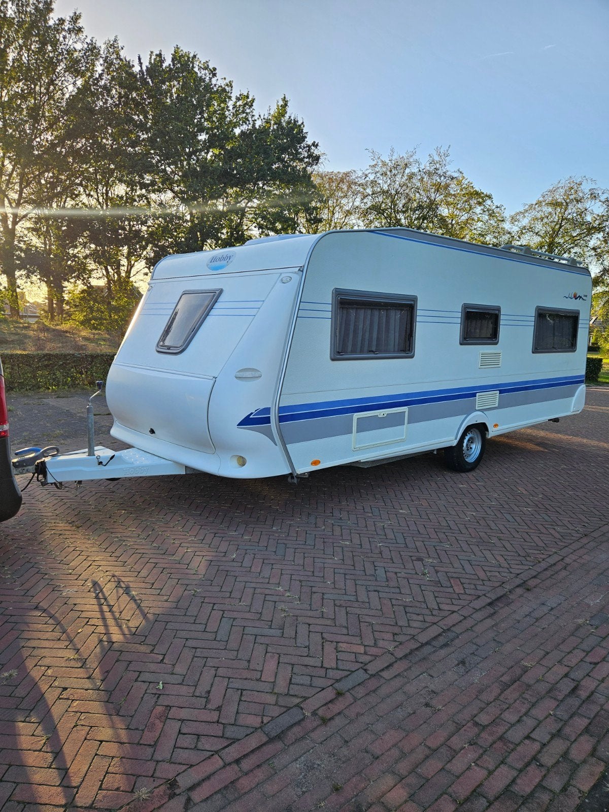 Hobby 560 Ufe Exclusive  Bj'2005 Fransbed / Voortent, Caravans en Kamperen, Schokbreker, Rondzit, Hobby, Frans bed