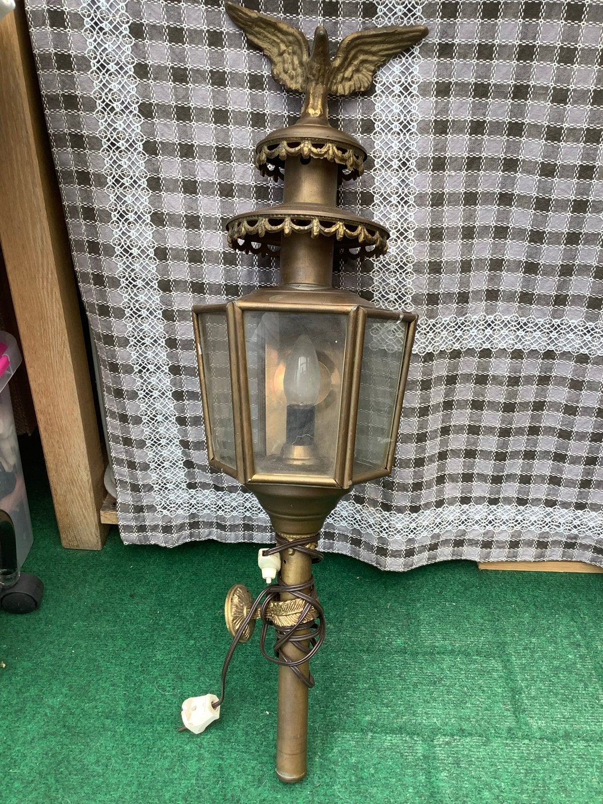 Antieke bronzen (koper-messing) koetslamp met adelaar, Ophalen