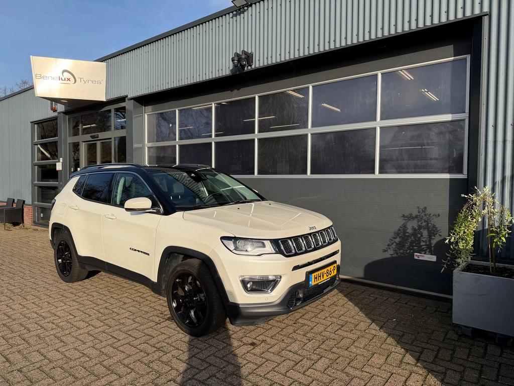 Jeep Compass 1.4 nieuwe APK NAP MultiAir Opening Edition Plu, Auto's, 188 pk, 450 kg, Zwart, 4 cilinders