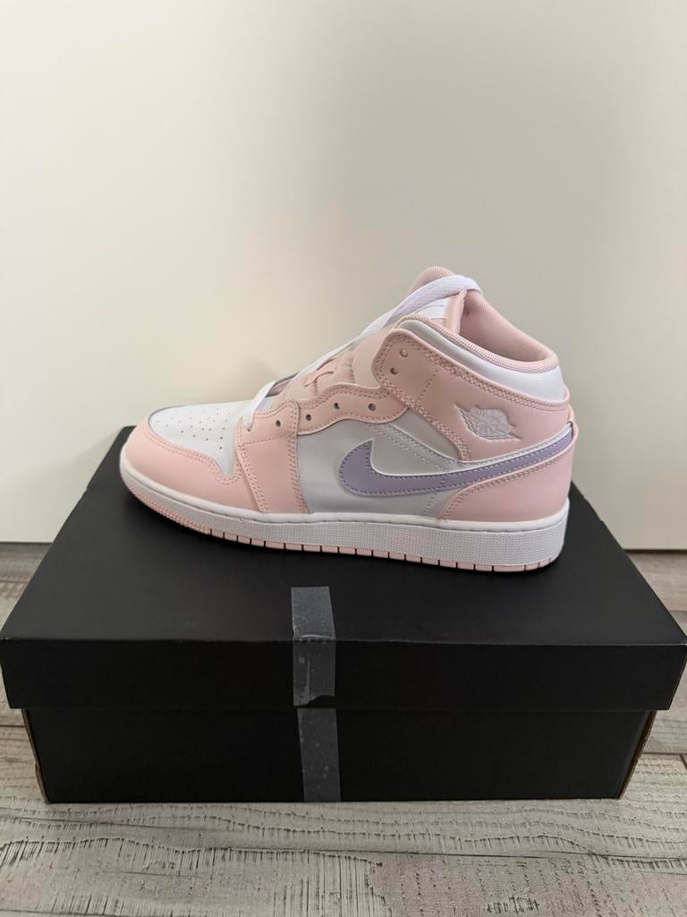Nike Air Jordan 1 Mid pink wash GS - Nieuw in doos, Kleding | Dames, Schoenen, Ophalen of Verzenden, Nieuw, Roze, Sneakers of Gympen