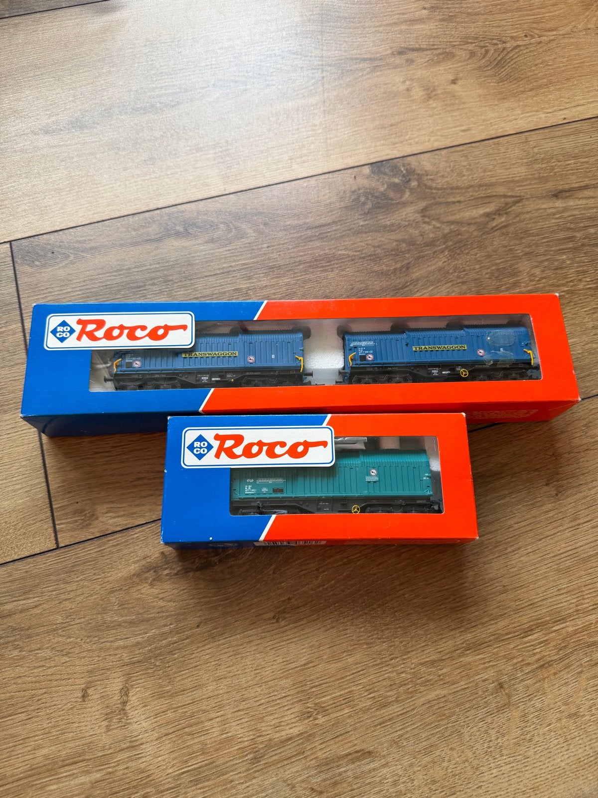 Roco 44076 & 46516, Gelijkstroom, Wagon, Ophalen of Verzenden, Zo goed als nieuw
