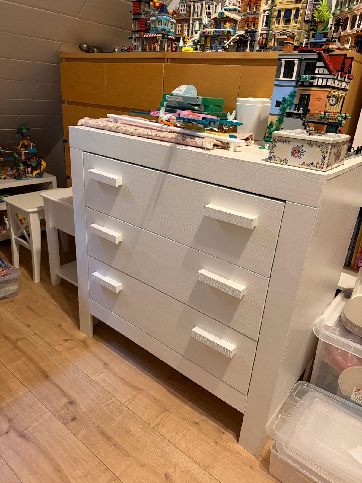 Witte ladekast commode met 3 laden Woood, Huis en Inrichting, Kasten | Ladekasten, Ophalen, 100 tot 150 cm, 50 tot 100 cm, Zo goed als nieuw
