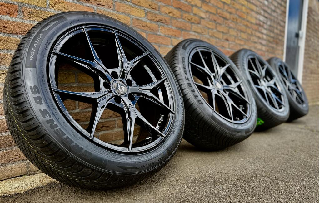 Renault Trafic Opel Vivaro 19 inch zwart velgen 4season, Banden en Velgen, Niet ingevuld, Nieuw, Ophalen of Verzenden