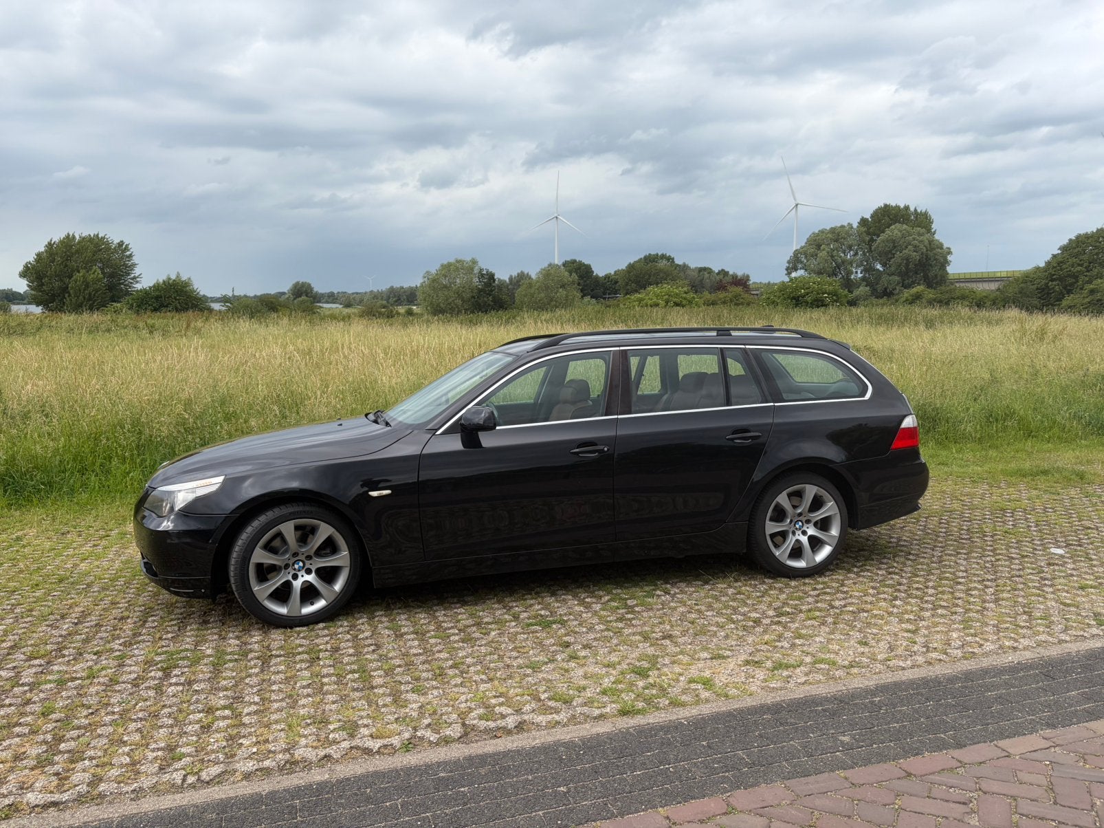 BMW 5-Serie 2.5 I 525 Touring AUT 2005 Zwart, Pano, APK 7/27, Automaat, Achterwielaandrijving, 2000 kg, Zwart