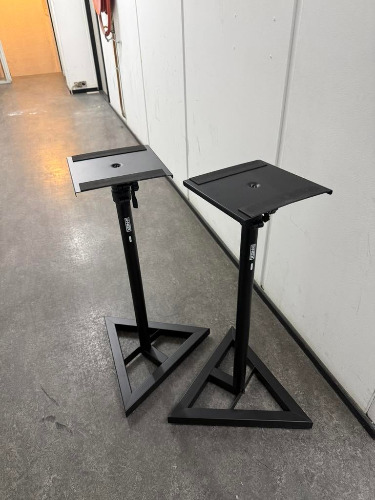 Innox studio monitor stands set verstelbaar (2 stuks), Muziek en Instrumenten, Standaards, Ophalen, Zo goed als nieuw, Instrumentstandaard