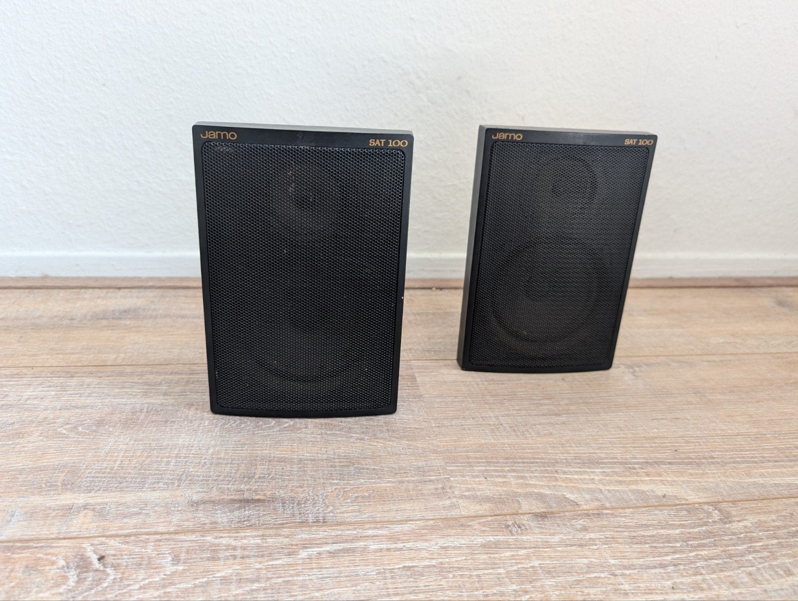 Jamo sat 100 sateliet luidsprekers speakers desktop, Stereo speakers, Ophalen of Verzenden, Zo goed als nieuw, 60 tot 120 watt