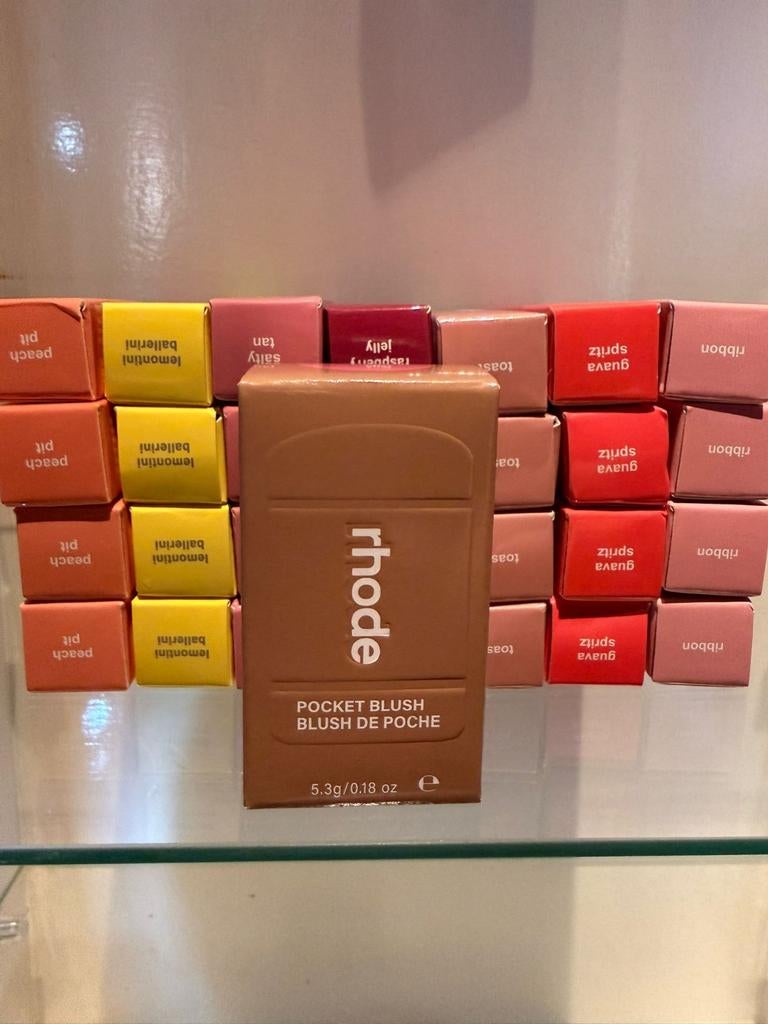 Rhode Pocket Blush - Diverse kleuren beschikbaar, Sieraden, Tassen en Uiterlijk, Uiterlijk | Cosmetica en Make-up, Ophalen of Verzenden