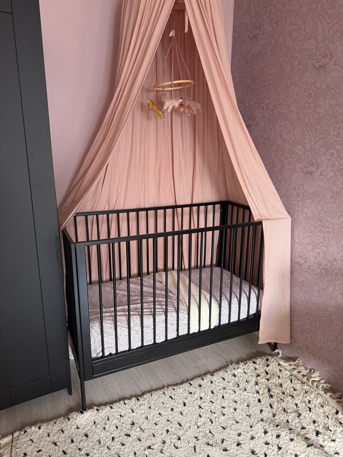 BLISS BED LEDIKANT 60X120 ZWART babybed - Coming Kids, Ophalen, 70 tot 85 cm, Zo goed als nieuw, Lattenbodem