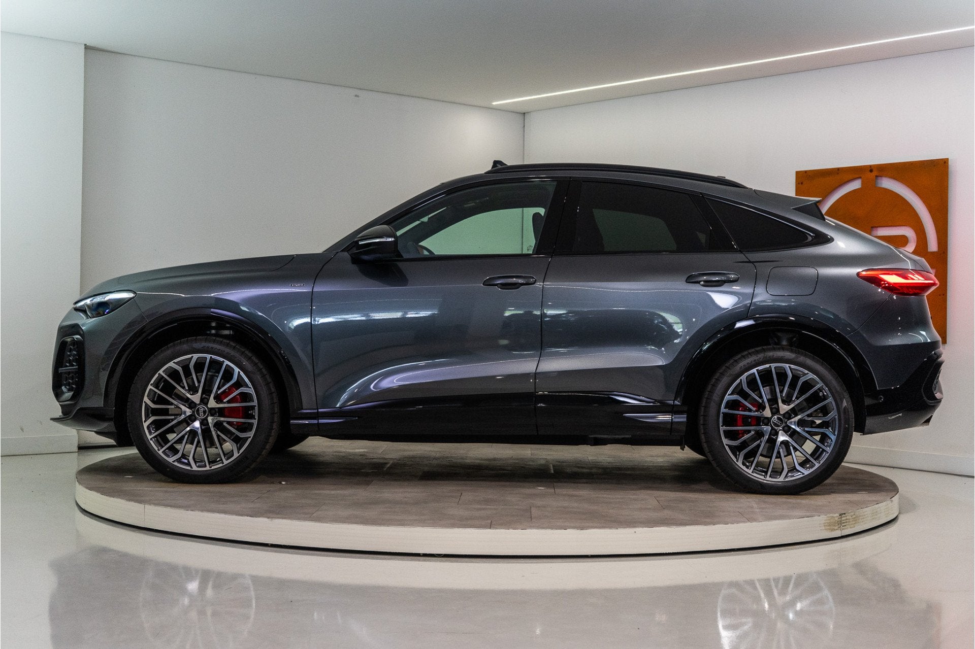 Audi Q5 Sportback e-hybrid 270KW Quattro S Edition 367PK | 2, Auto's, Automaat, Zwart, 4 cilinders, 38 km/l