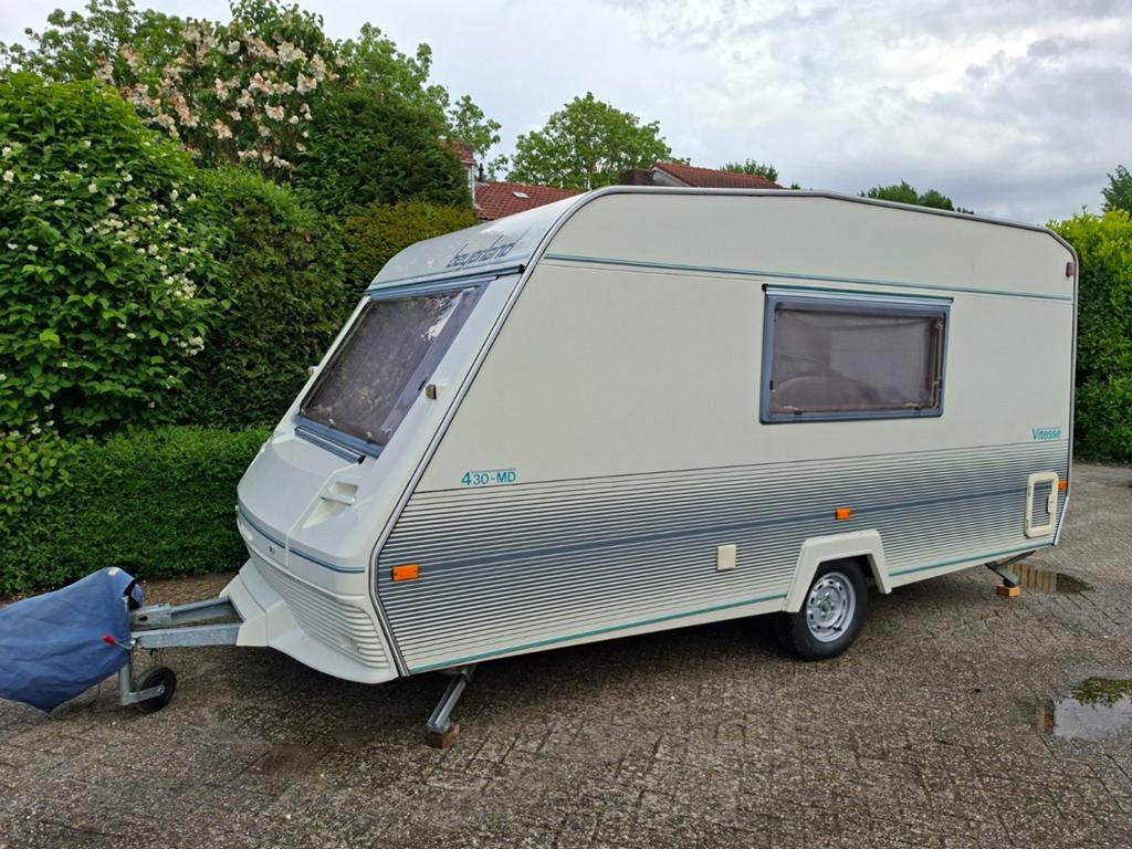 Beyerland 430 MD Vitesse 1994 inclusief voortent en aanbouw., Caravans en Kamperen, Disselslot, Particulier, Tot en met 4, 500 - 750 kg