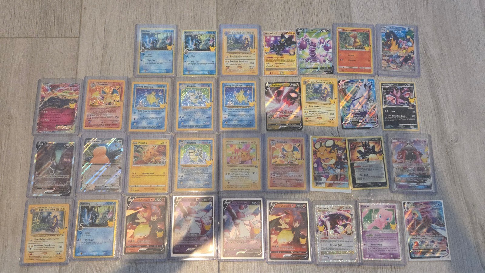 Pokémon Kaarten Collectie - Charizard, Mew, Hydreigon, Hobby en Vrije tijd, Verzamelkaartspellen | Pokémon, Ophalen of Verzenden