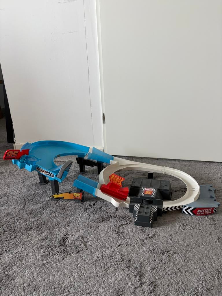 Cars circuit Rusteze, Kinderen en Baby's, Overige merken, Ophalen of Verzenden, Elektrisch, Racebaan