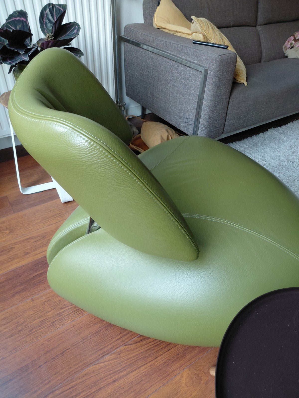 Foto 9 van Set van 2 Design fauteuils met poef (Merk Leolux)