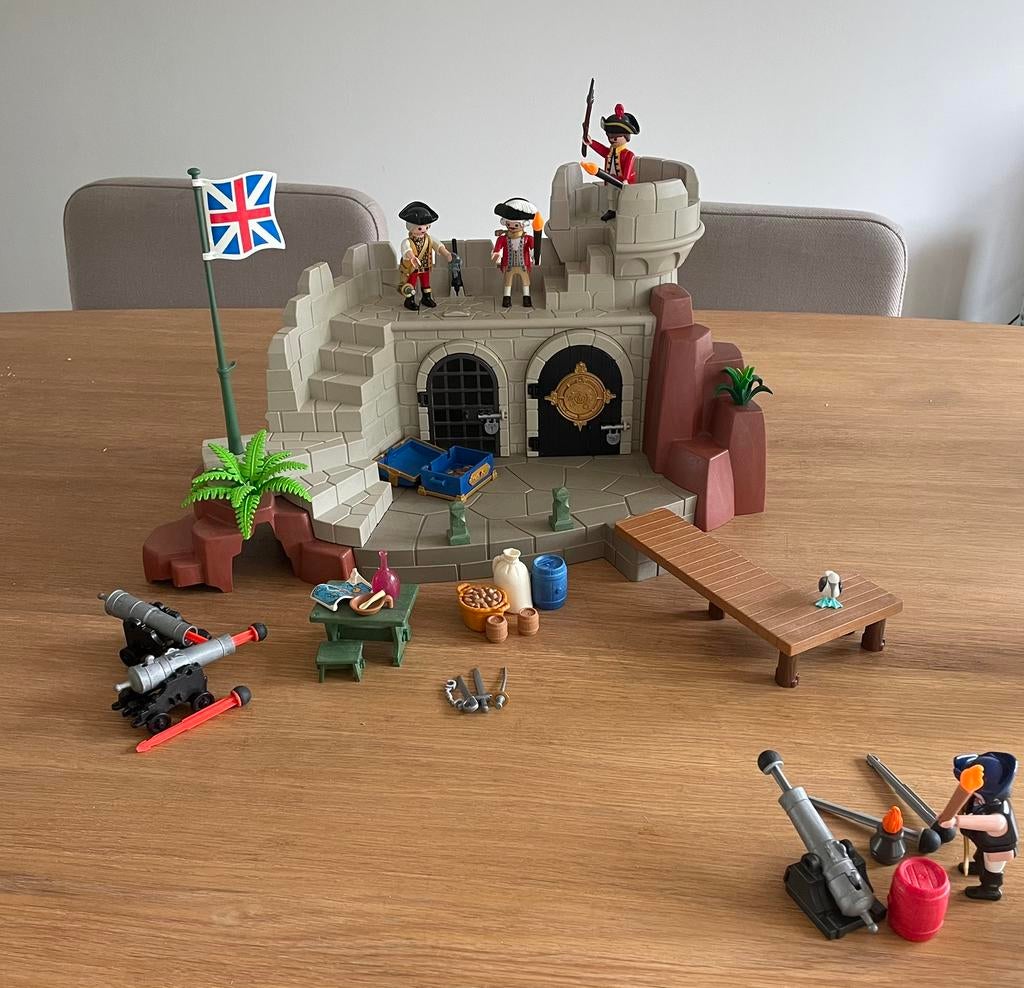 Playmobil Soldatenvesting - 5139 + piratenaanval - 5413, Ophalen of Verzenden, Gebruikt