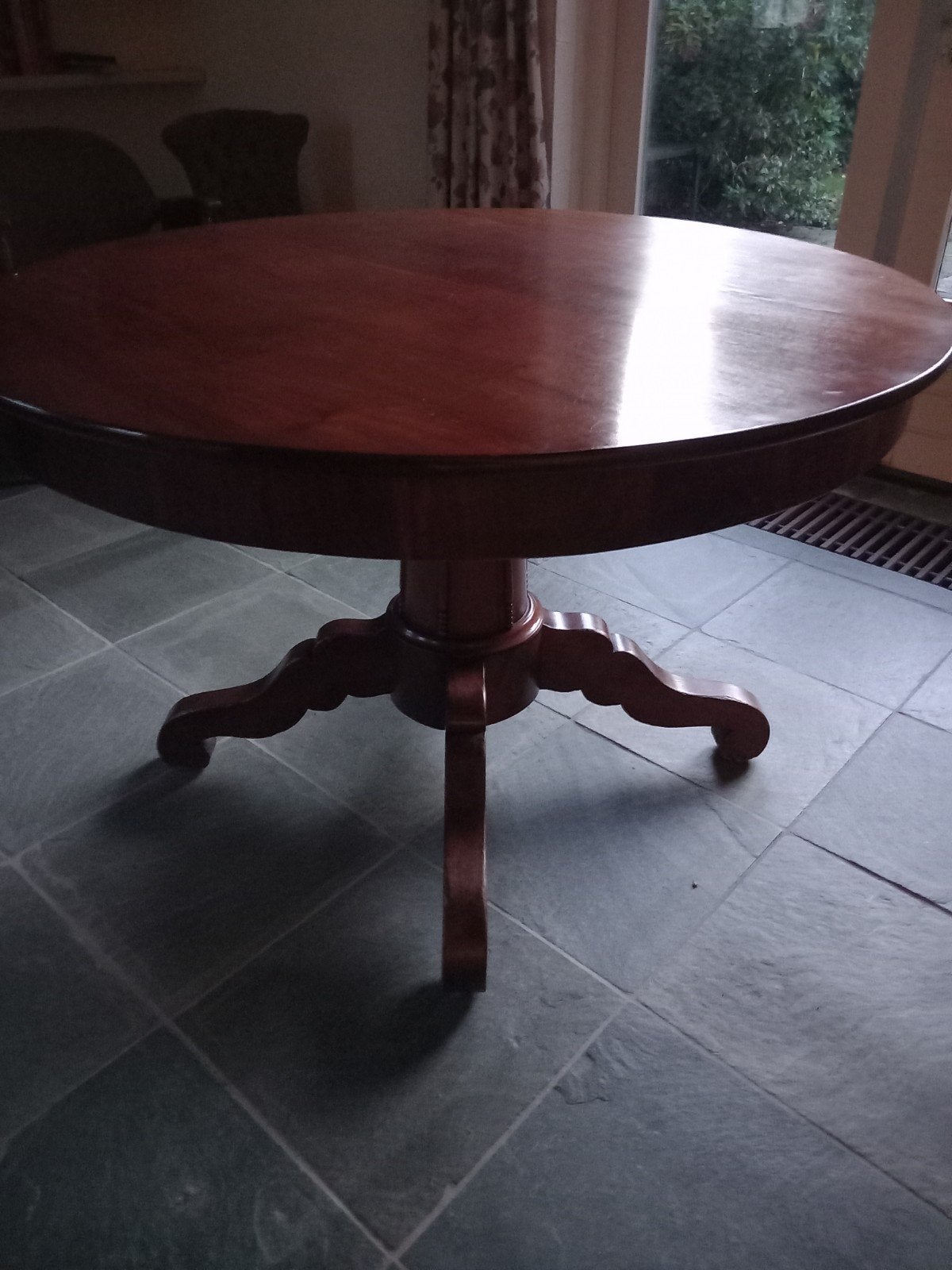 Ronde tafel antiek, Antiek en Kunst, Ophalen
