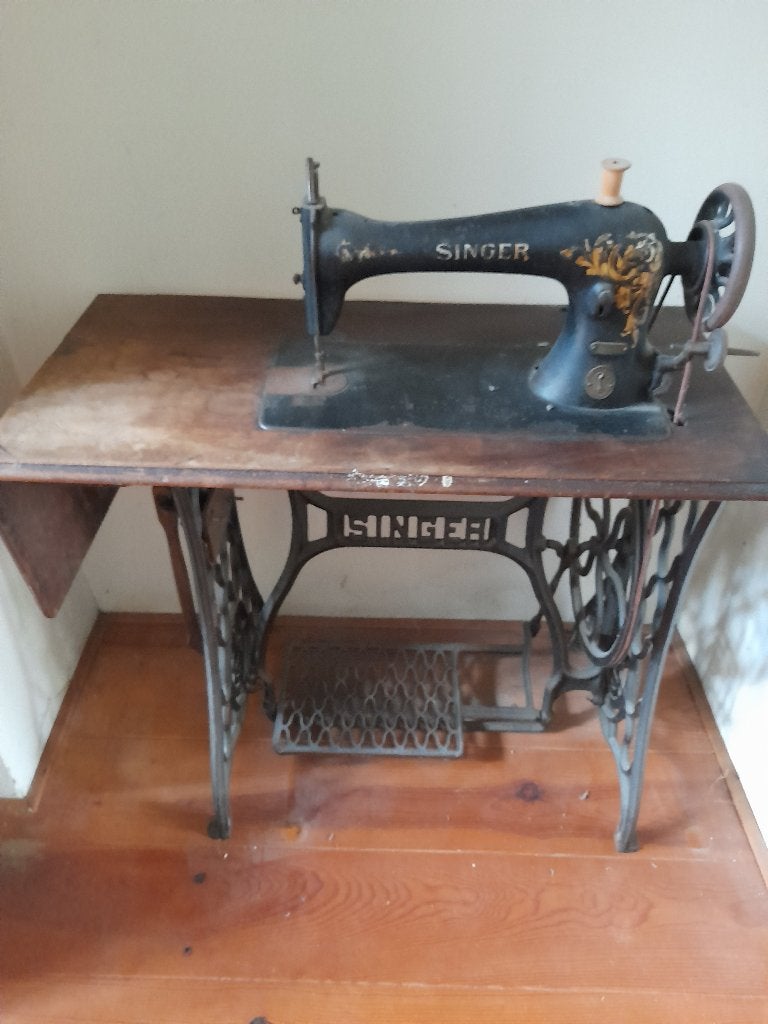 Antieke Singer Naaimachine met Tafel, Ophalen