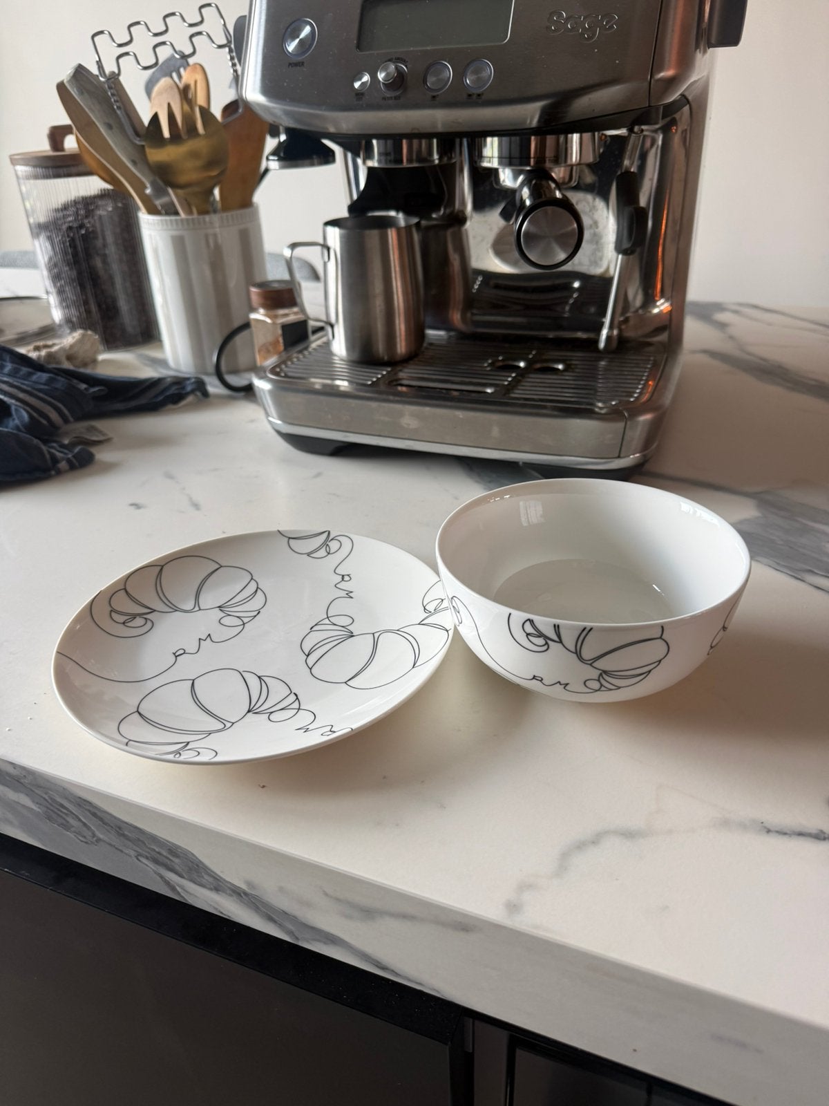 GEZOCHT: deze borden & kommen., Huis en Inrichting, Ophalen, Zo goed als nieuw, Rond, 50 tot 100 cm