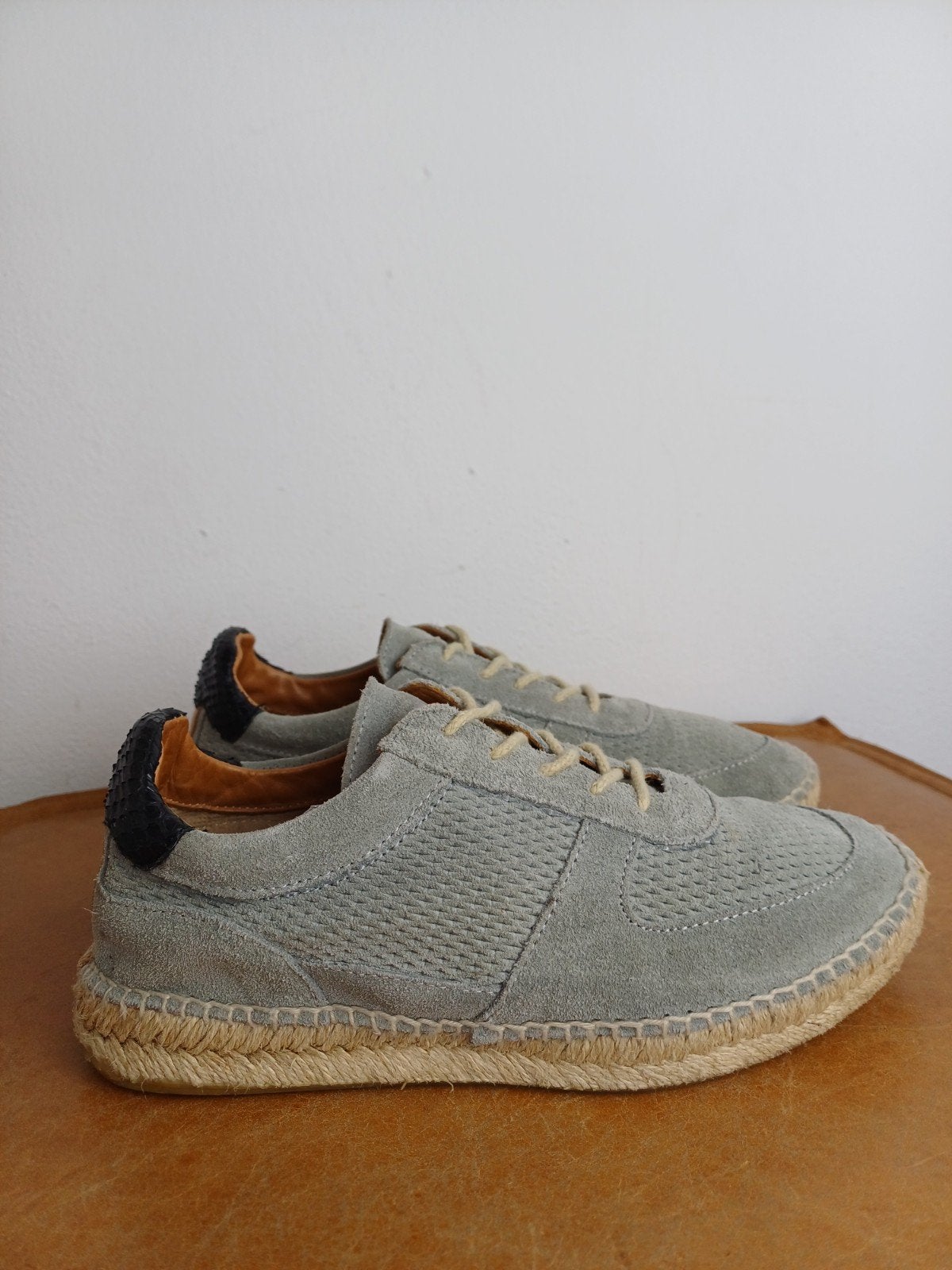 Espadrilles veterschoen grijs suède Fred de la Bretoniere 37, Ophalen of Verzenden, Zo goed als nieuw, Grijs, Espadrilles of Moccasins