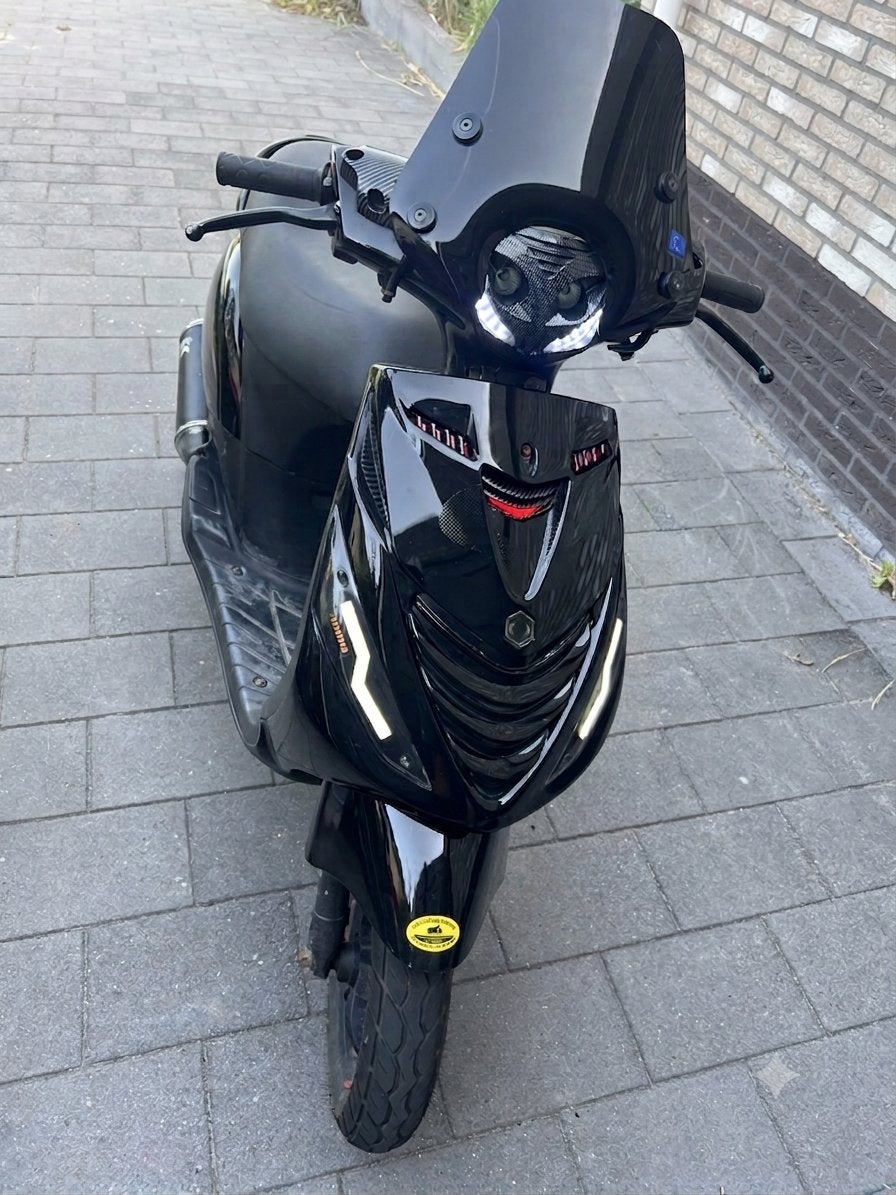 Zip 50cc 4t 2016 tekoop/teruil geel kenteken, Fietsen en Brommers, Scooters | Piaggio, Ophalen of Verzenden, Zo goed als nieuw
