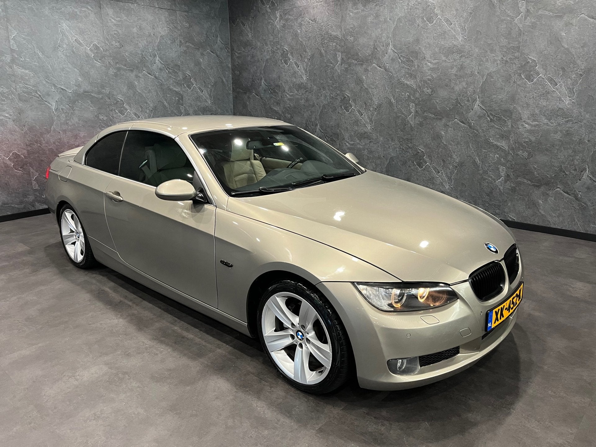 BMW 3-serie Cabrio 320i 170K LEER LED XENON PDC, Auto's, Beige, 4 cilinders, 4 stoelen, 163 pk