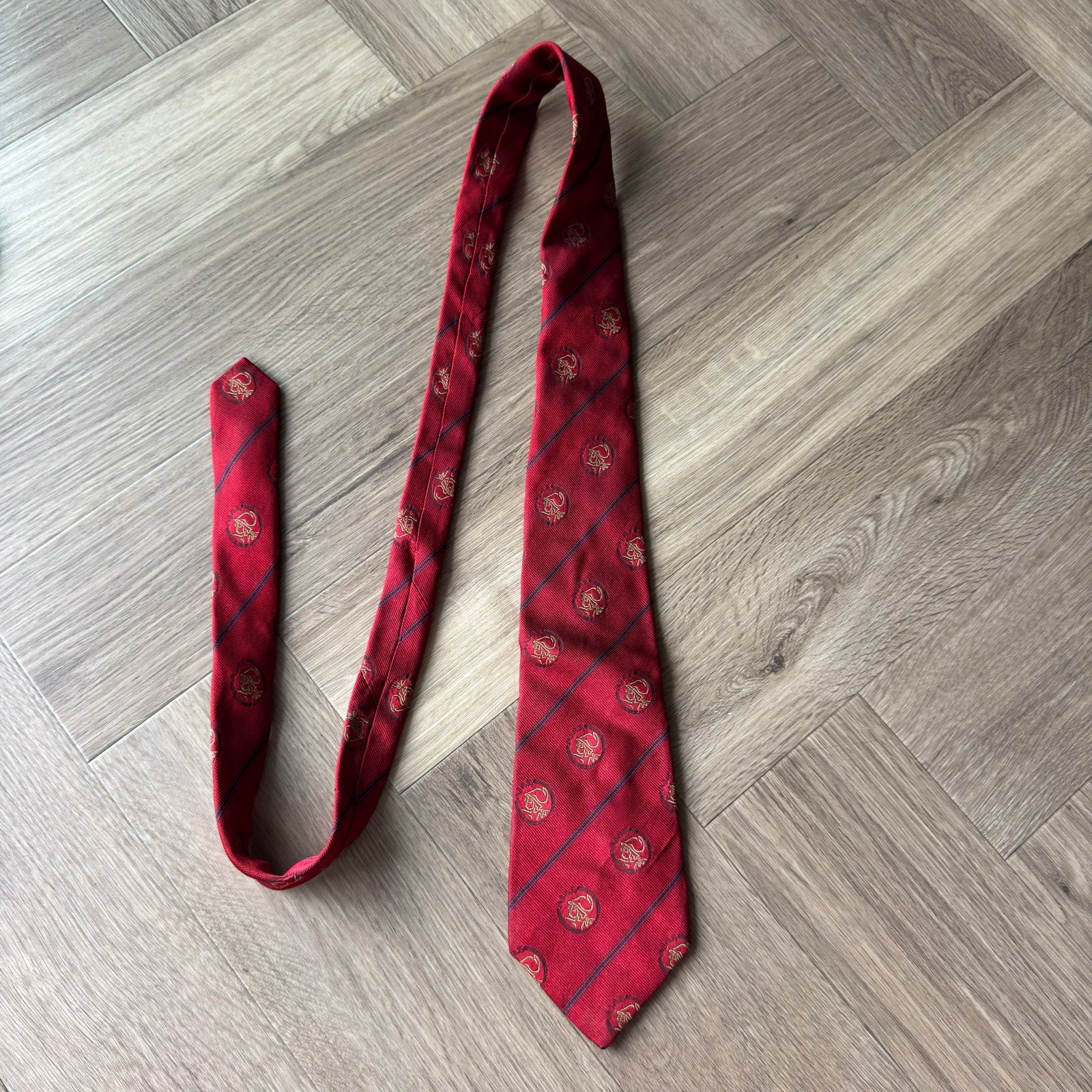 Vintage Ajax Stropdas - Rood met oude logo, Ophalen of Verzenden, Zo goed als nieuw, Rood, Met patroon