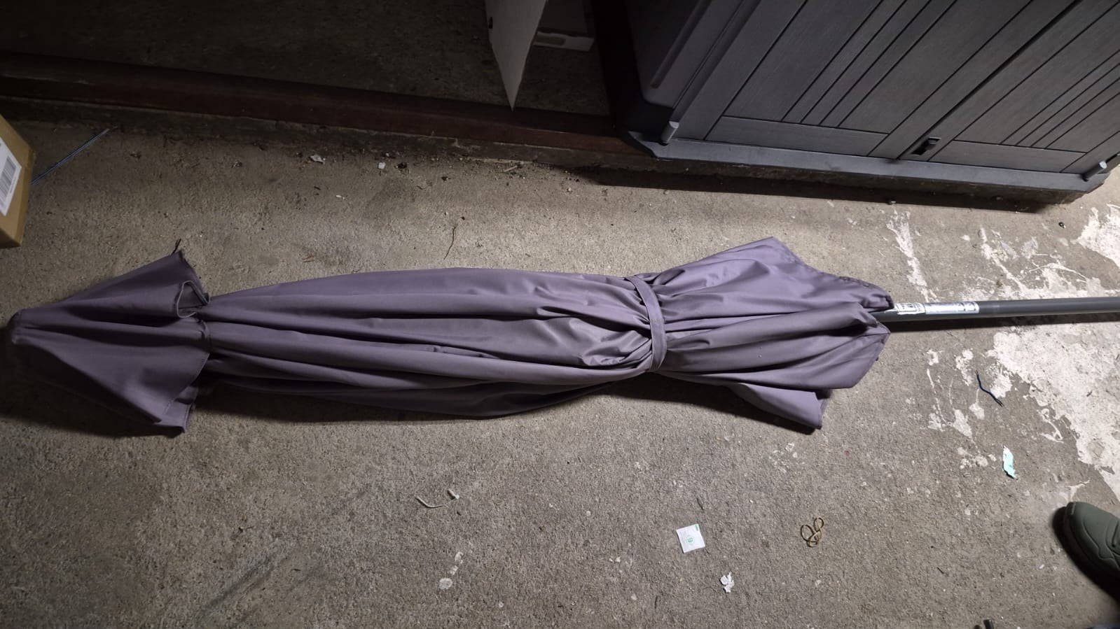 Grijze parasol - Gebruikt, Tuin en Terras, Ophalen of Verzenden, Gebruikt, 2 tot 3 meter, Stokparasol