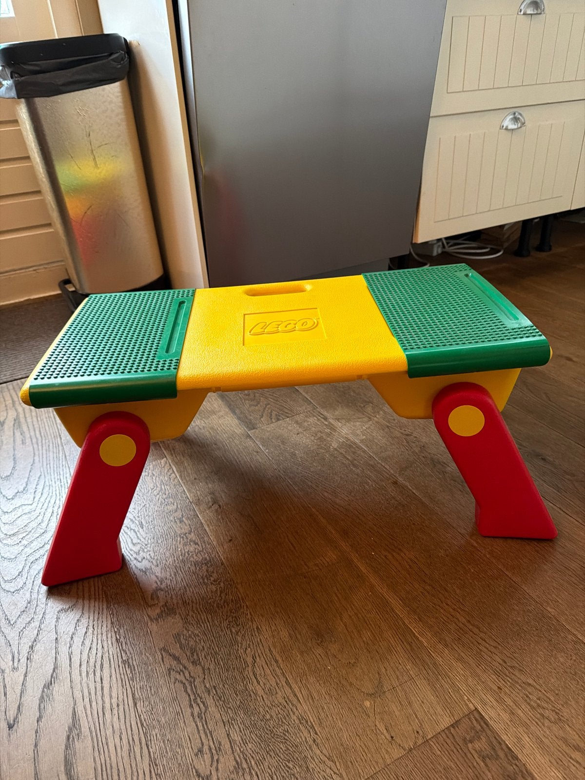Vintage Lego speeltafel/bouwtafel - Geel, groen, rood, Ophalen of Verzenden, Gebruikt, Overige typen, Lego