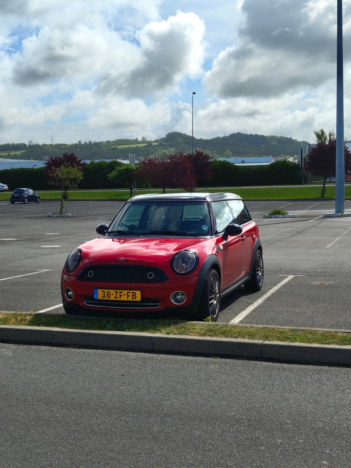 Mini Clubman 1.6 16V Cooper 2008 Rood, Voorwielaandrijving, 4 cilinders, 4 stoelen, Stationwagon