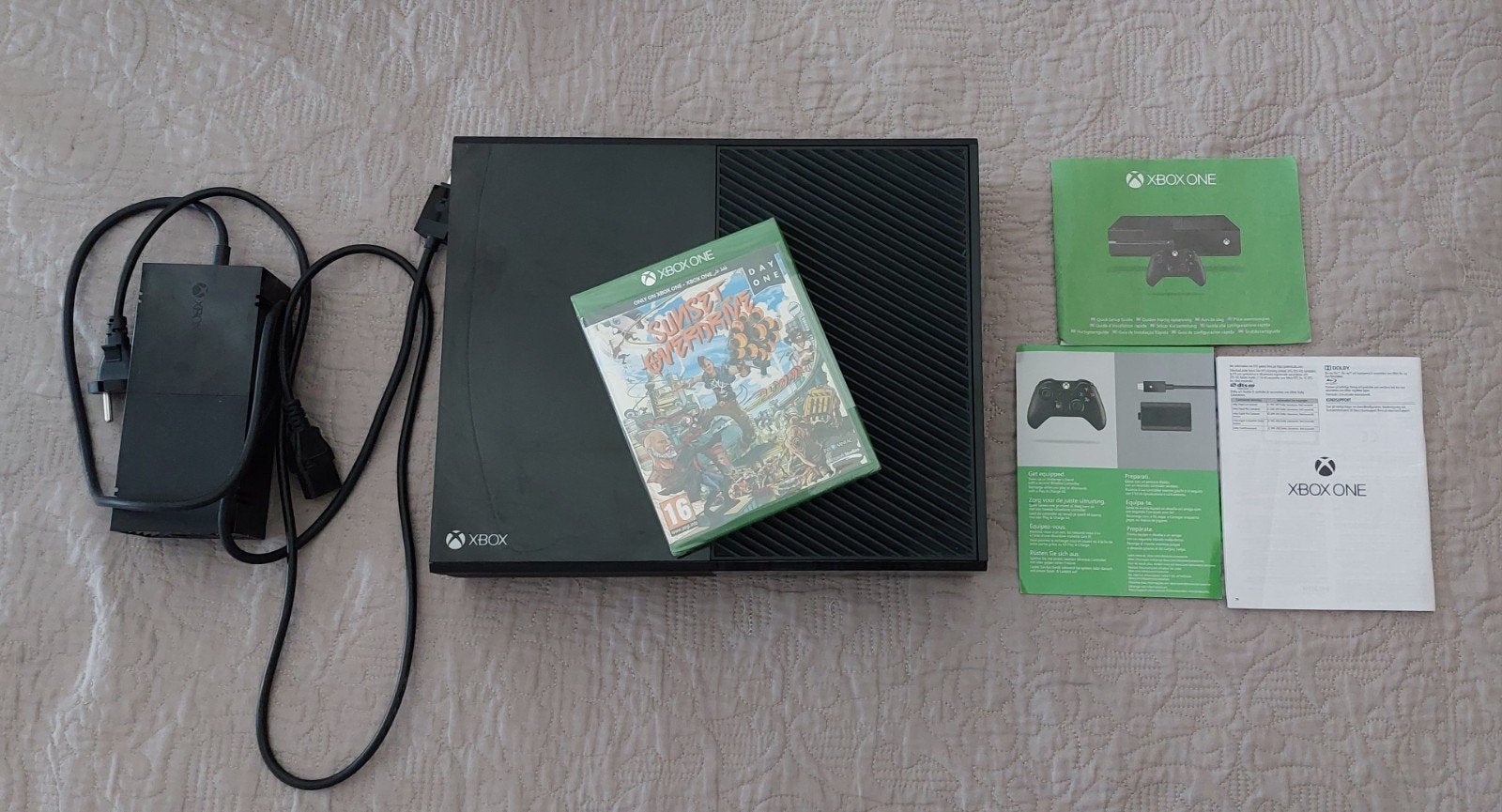 Xbox One Console (Model 1540) met Sunset Overdrive, Spelcomputers en Games, Spelcomputers | Xbox One, Ophalen of Verzenden, Gebruikt