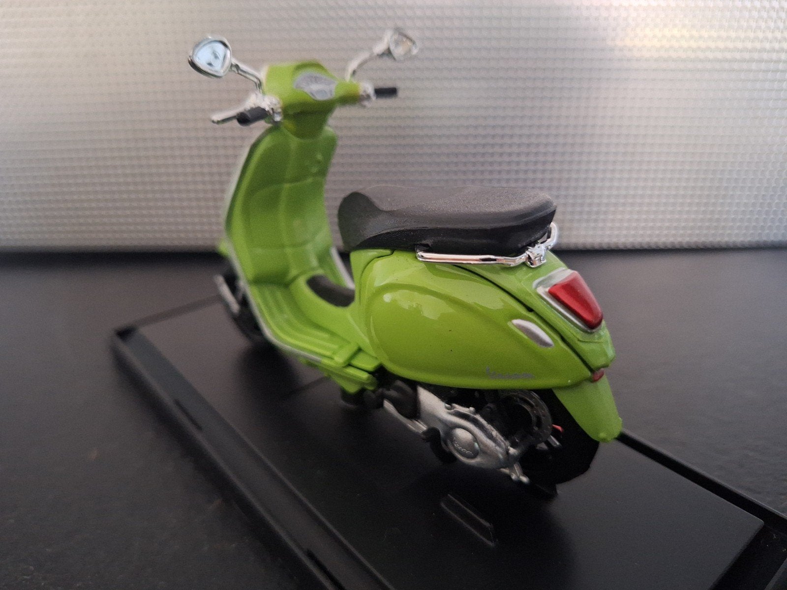 Vespa Sprint 150 ABS 2017 Schaal 1:18, Maisto, Overige typen, Nieuw, Ophalen of Verzenden
