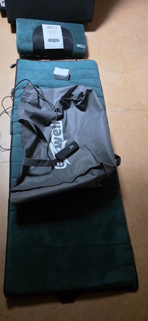Te koop massage bed plus kussen en tas compleet, Sport en Fitness, Massageproducten, Ophalen of Verzenden, Zo goed als nieuw, Massagestoel of Kussen