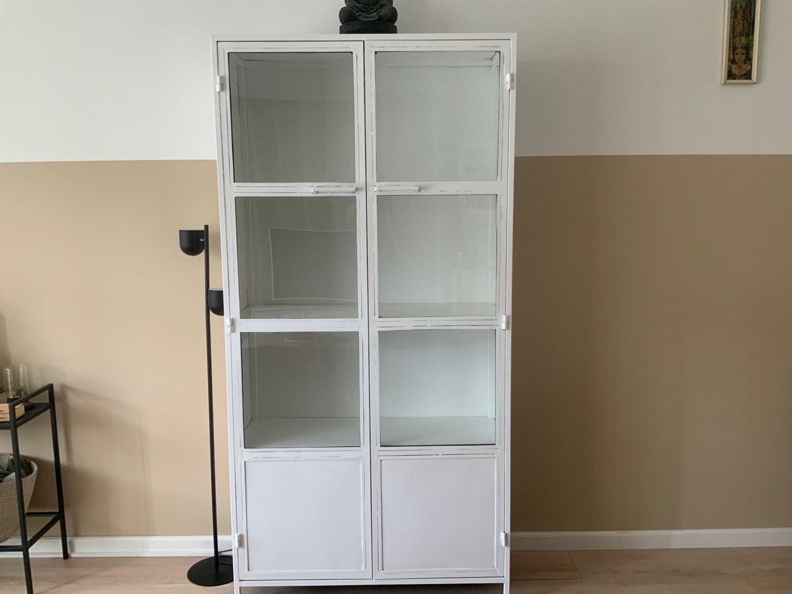 Witte stalen vitrine kast, Ophalen, 50 tot 100 cm, Zo goed als nieuw, 150 tot 200 cm